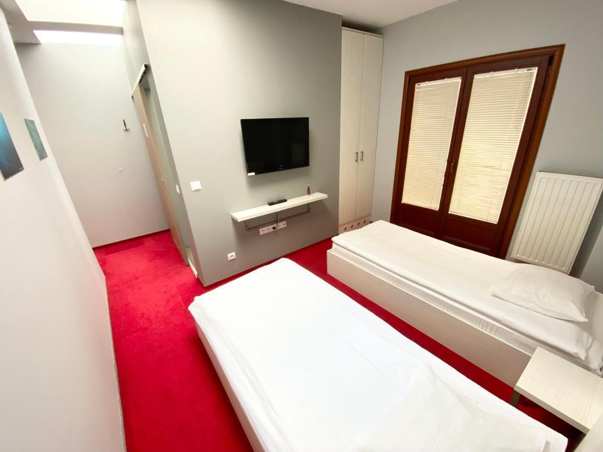 Hostel Promenada Жешув Экстерьер фото