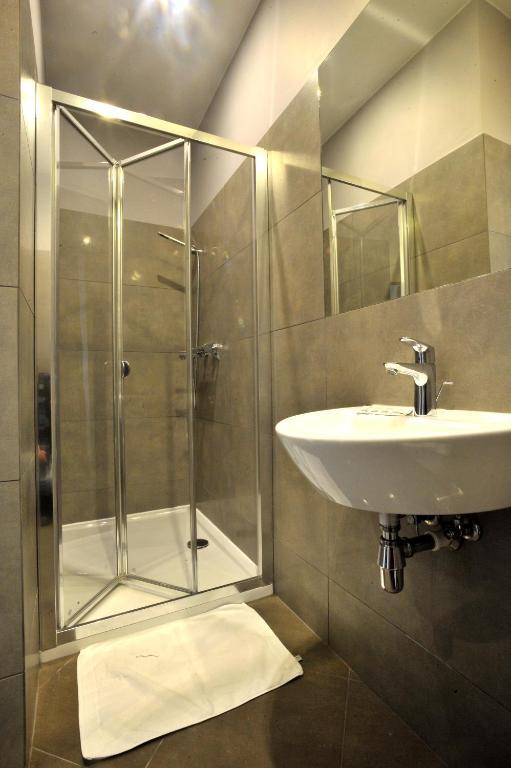 Hostel Promenada Жешув Номер фото